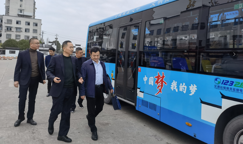 市政公用集團(tuán)黨委委員、副總經(jīng)理郭曉慶一行調(diào)研江西長運(yùn)部分子公司