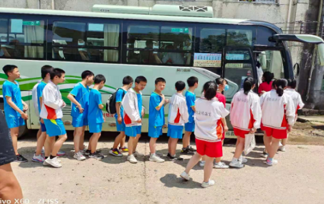 吉安縣分公司圓滿(mǎn)完成中考體育科目考生運(yùn)輸任務(wù)