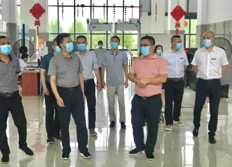 上饒市安委會綜合督察組督導鄱陽長運節(jié)前安全生產工作