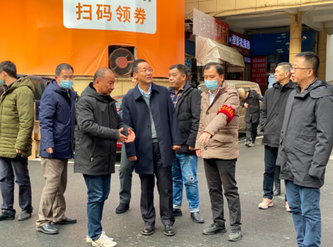 穆孫祥檢查指導(dǎo)長(zhǎng)運(yùn)物業(yè)、徐坊客運(yùn)站文明創(chuàng)建等工作