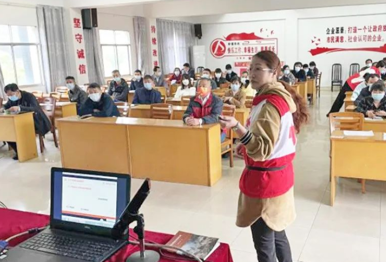 新余公交  新余長運   聯(lián)合開展“珍惜生命、守護安全”紅十字應(yīng)急救護員培訓(xùn)