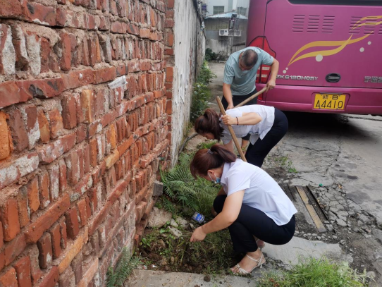 贛州方通 開展“清潔站場 美化環(huán)境”活動(dòng)