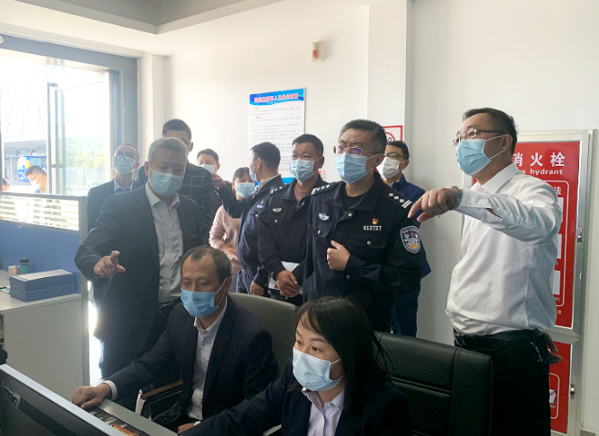 市交通管理局領(lǐng)導(dǎo)檢查南昌長(zhǎng)途汽車(chē)西站二十大期間安全生產(chǎn)等工作