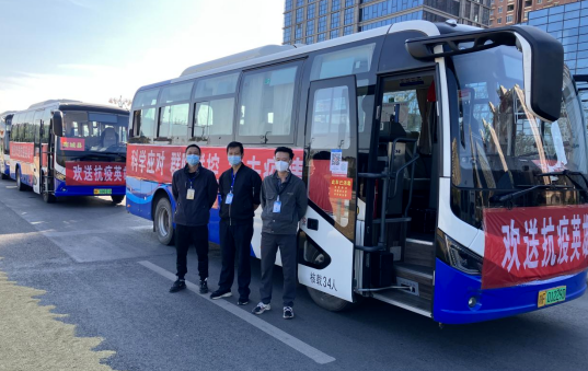 撫州長運 護(hù)送支援東鄉(xiāng)的醫(yī)務(wù)人員安全返鄉(xiāng)