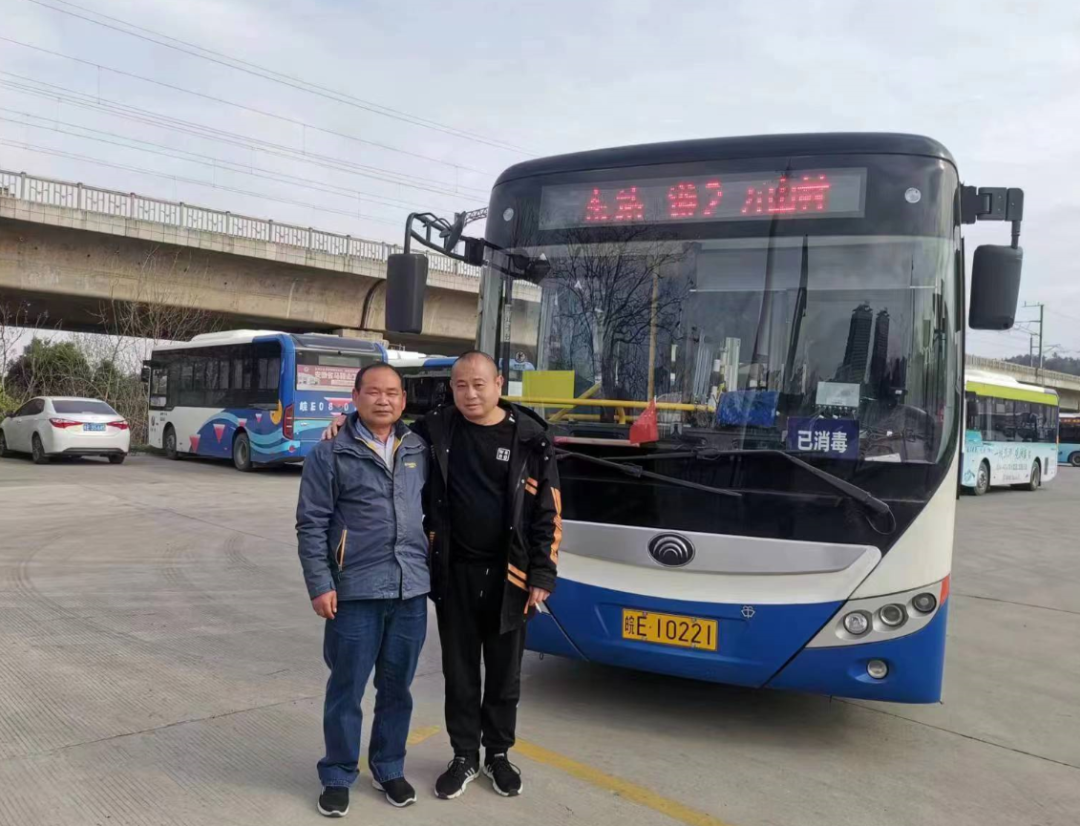 馬鞍山長(zhǎng)客：粗心游客丟手機(jī) 公交司機(jī)來(lái)幫忙