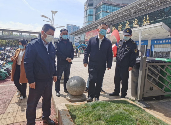 都市城際公交：青云譜區(qū)政府領(lǐng)導(dǎo)督查徐坊客運站文明創(chuàng)建工作