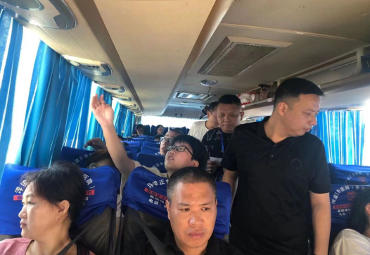 景德鎮(zhèn)長(zhǎng)運(yùn) 開展“亮劍”行動(dòng) 檢查營(yíng)運(yùn)車輛