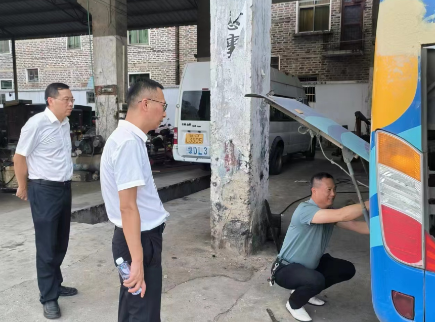 胡君華一行赴永新公司調(diào)研生產(chǎn)經(jīng)營和督導檢查安全生產(chǎn)工作