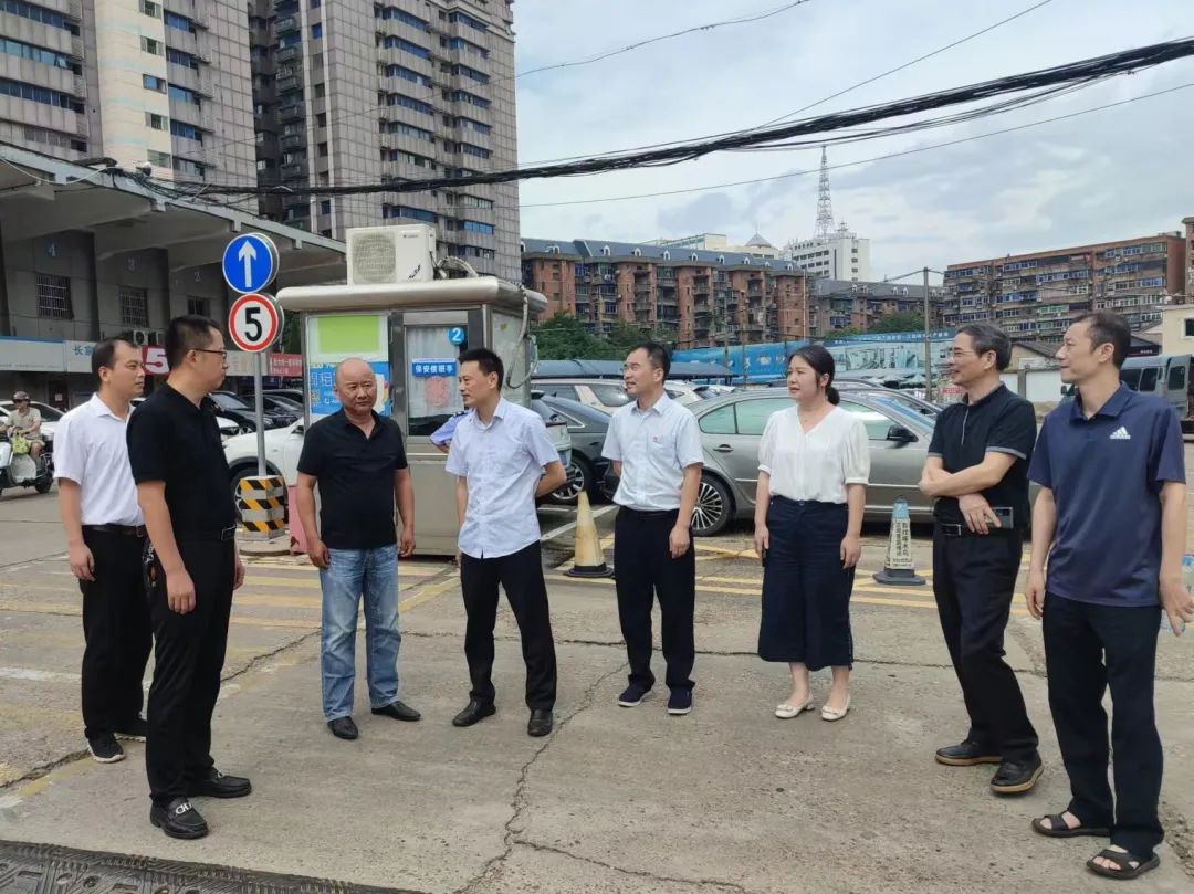 黃俊督導(dǎo)長(zhǎng)運(yùn)物業(yè)、大通物流作風(fēng)建設(shè)及節(jié)前安全生產(chǎn)工作