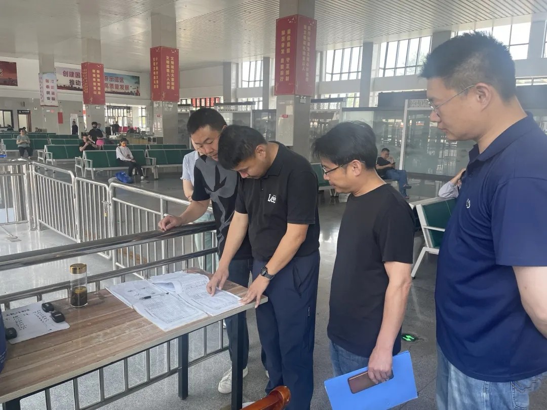 馬鞍山長(zhǎng)客：開展安全生產(chǎn)“四不兩直”檢查