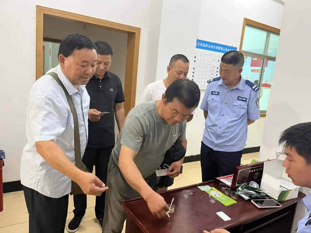 九江長運:檢測“毒駕”+安全培訓 繃緊安全弦