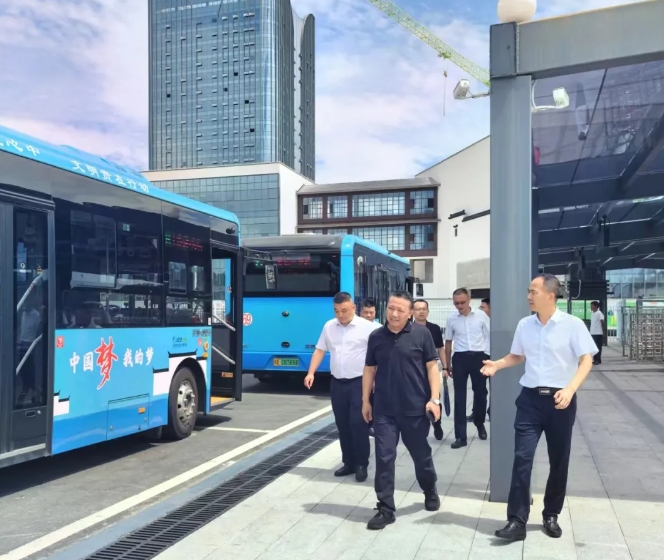 李偉一行調(diào)研上饒汽運、婺源公交