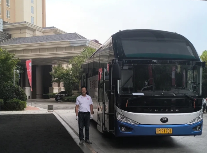 ?都市城際公交:人員就位 全面服務(wù)2024尤尼克斯世界青年羽毛球錦標(biāo)賽