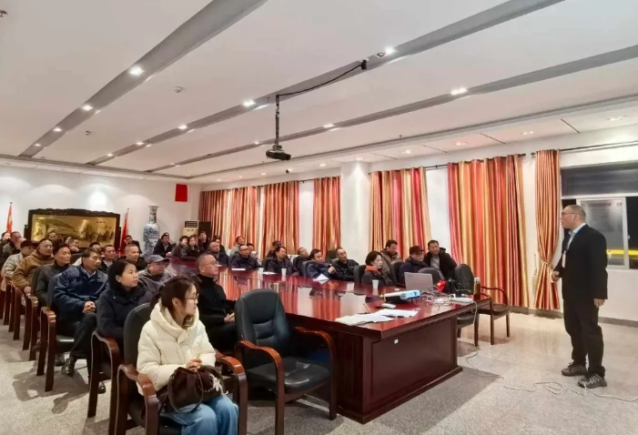 婺源公交:開展消防安全知識培訓(xùn)及疏散、滅火演練