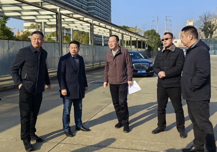 都市城際公交：紅谷灘區(qū)組織部、社會工作部調(diào)研長途汽車西站充電區(qū)服務(wù)驛站