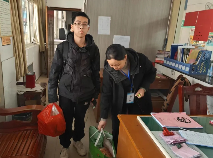 暖新聞 || ?撫州長(zhǎng)運(yùn)：“三品”崗上顯身手 失物尋回暖心頭