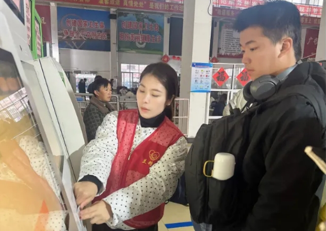 用行動(dòng)詮釋擔(dān)當(dāng) 保障旅客安全出行