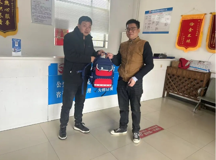 九江長運(yùn)：拾金不昧好榜樣 傳遞公交正能量