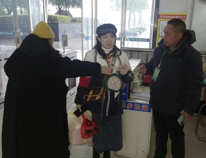 萍鄉(xiāng)長運(yùn)?:旅客遺失貴重物品 車站傾力尋回